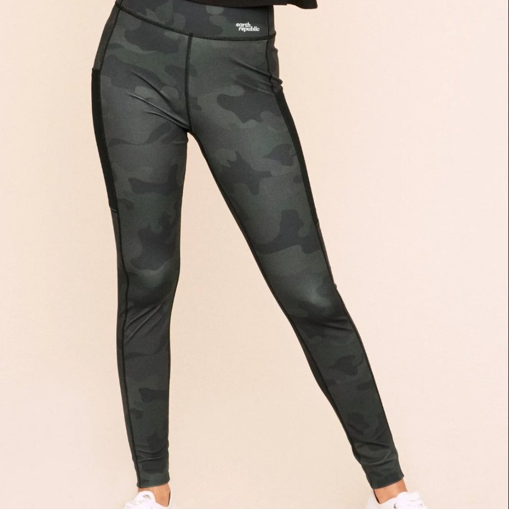 Emberly Athletic Leggings in Camo by earth republic